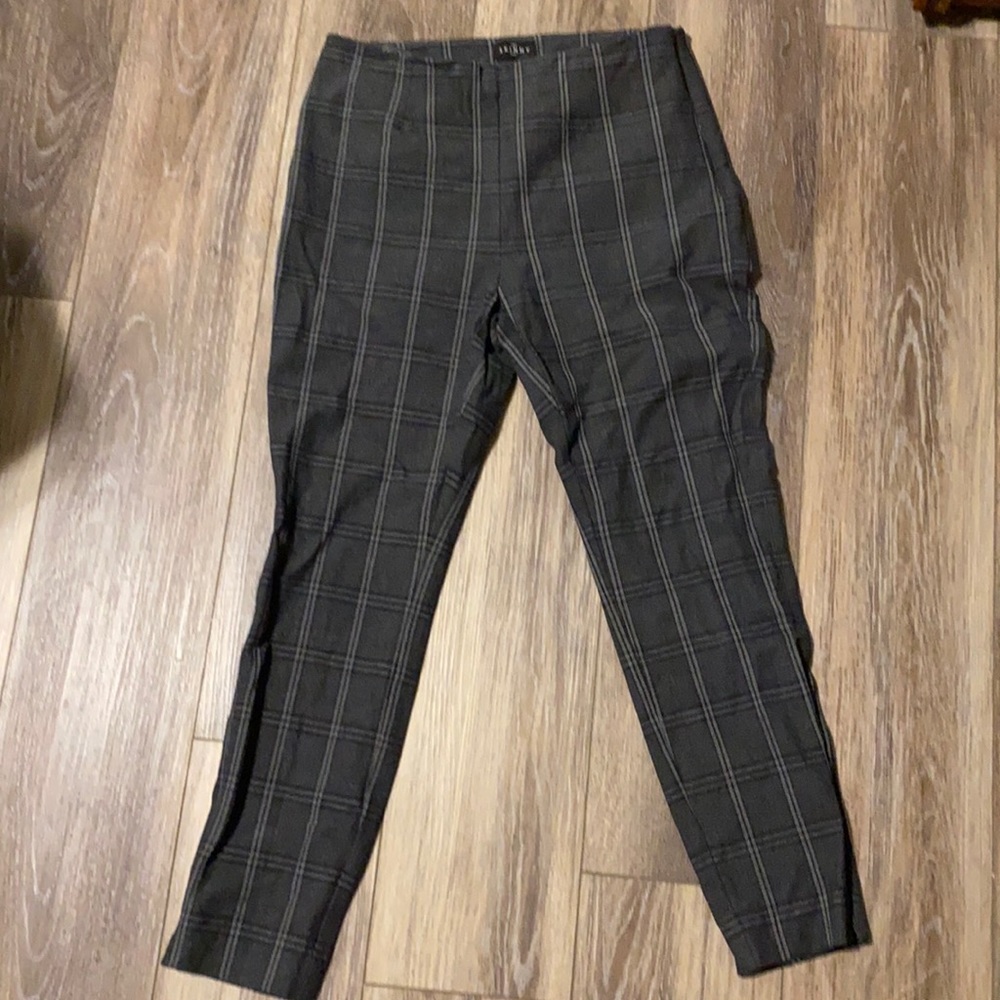 White House Black Market Skinny Ankle